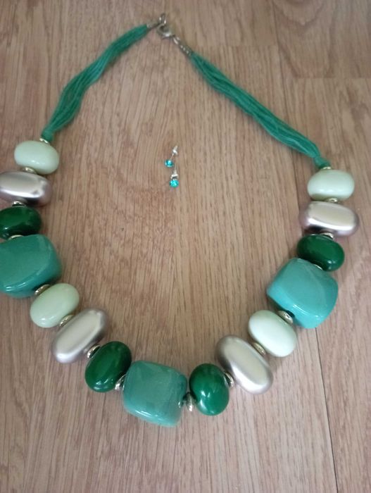 Готови ефектни комплекти бижута