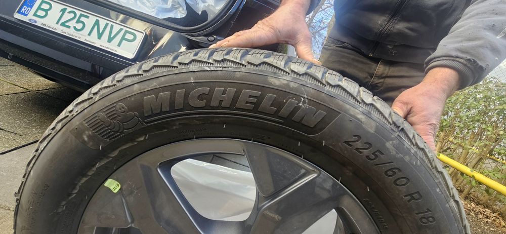 Vând roti de iarna  complete Ford