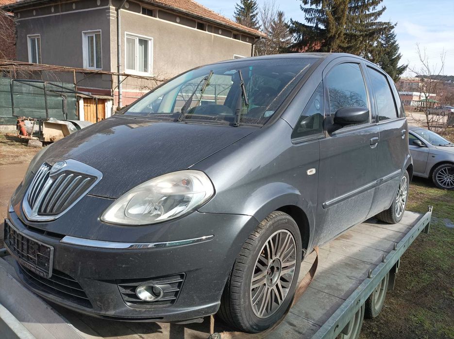 Lancia musa на части