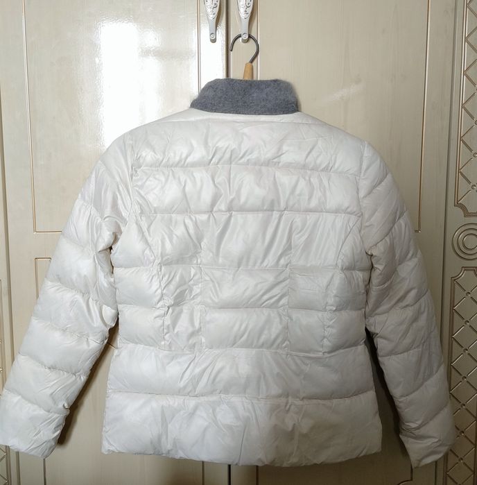 Продается весенняя куртка