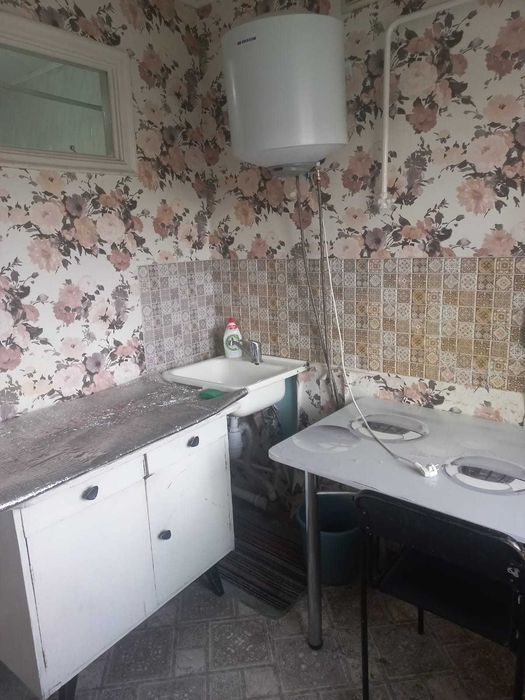 1 ком. по пр. СТРОИТЕЛЕЙ 22, рядом с Корзиной, Торг""