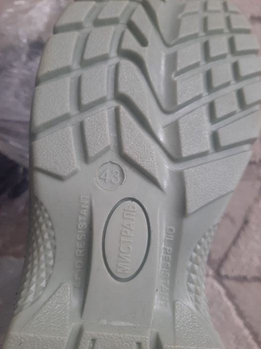 Рабочие сапоги новые