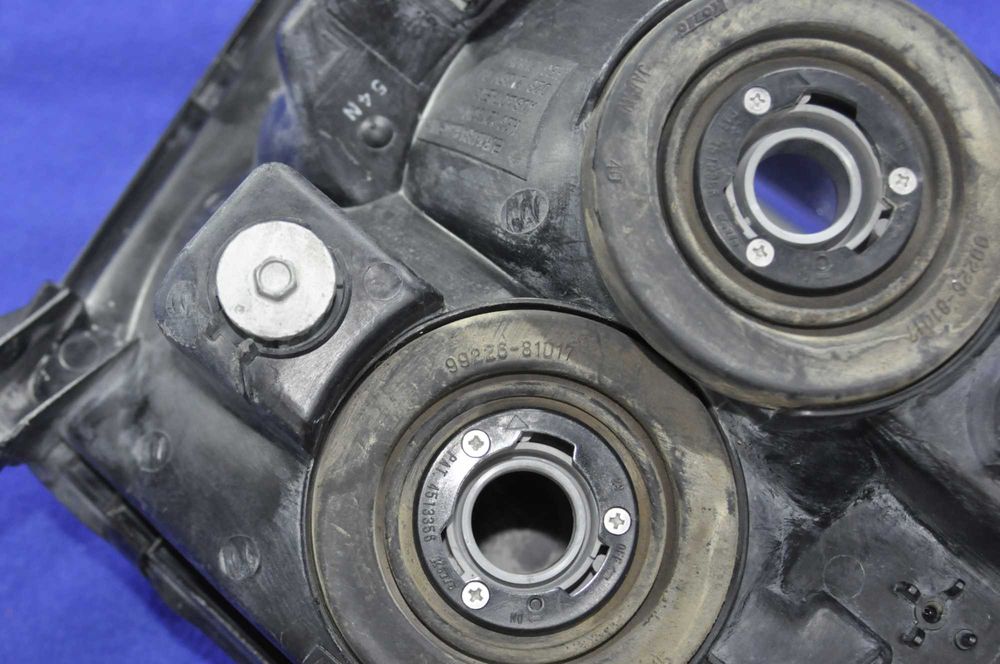 фара Toyota Land Cruiser 100 Левая