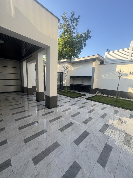 Продаётся Hi-Tech дом.