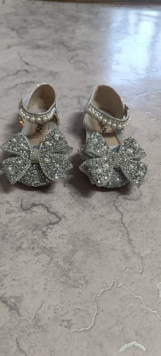 Продам туфли детские