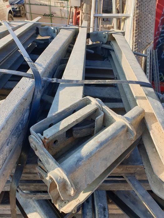 Вилица и Тринога - Дока