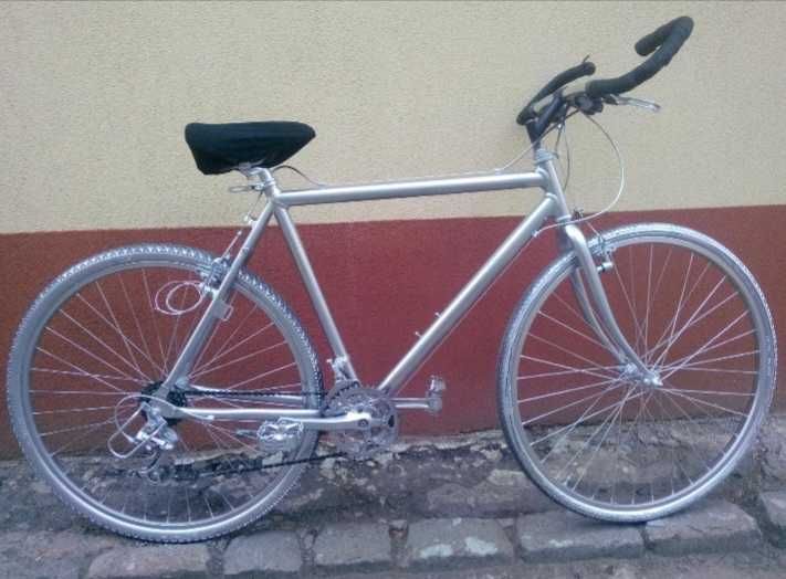 Bicicleta Cursiera Mountain bike aluminiu cu frane pe disc sau V brake