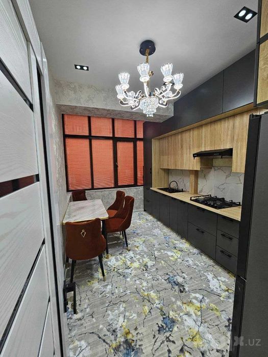 №5338 Продается квартира 4х ком 1 этаж 106кв