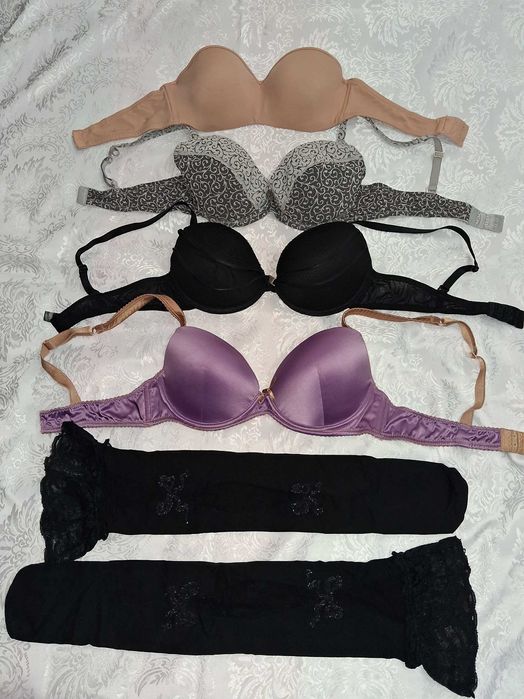 Сутиени 4 бр. и черни чорапи със силикон
