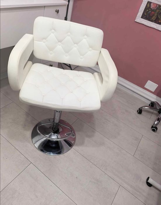 Vând scaun makeup/Bar