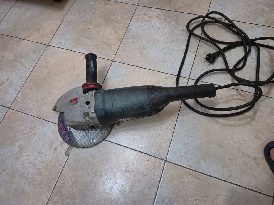 Срочна продать деньги нужны 2 инструмент