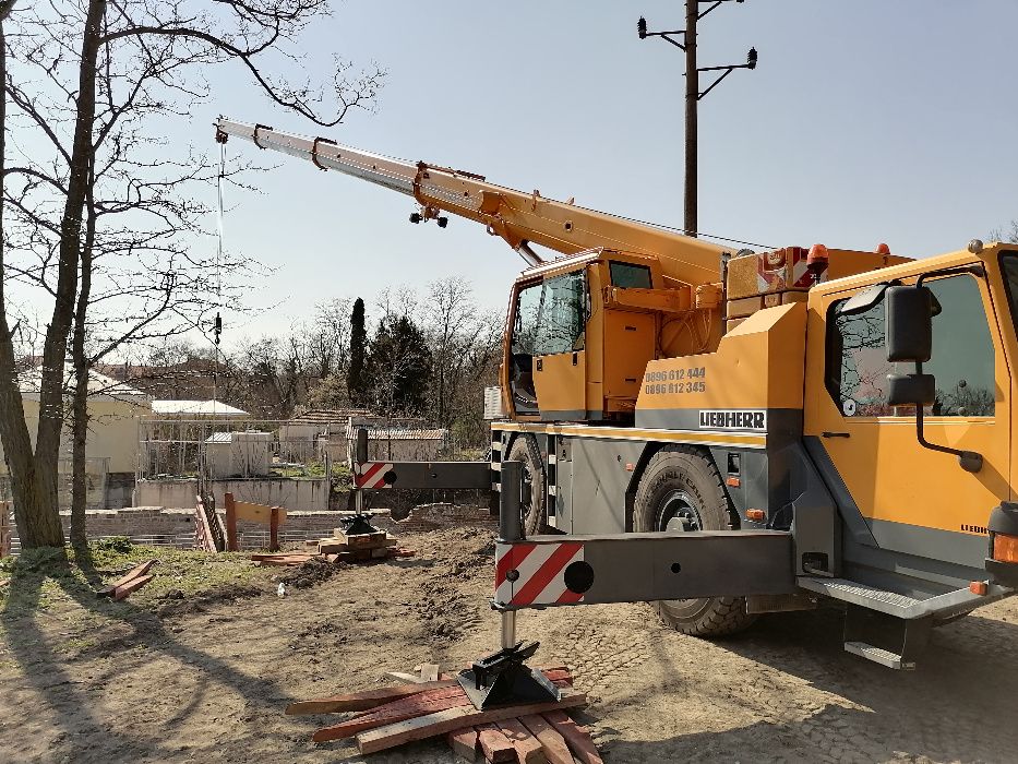 Услуги с автокранове Бургас 35т 50т 70т 90т