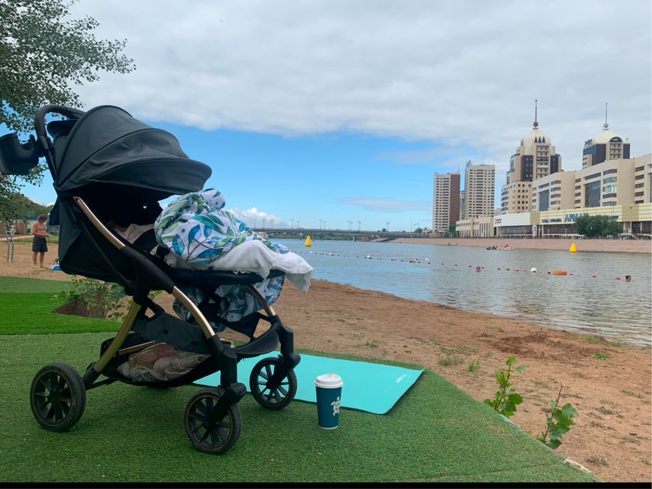 Коляска прогулочная Ining baby