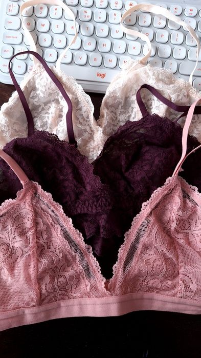 Set de 3 sutiene de dantela necaptusite