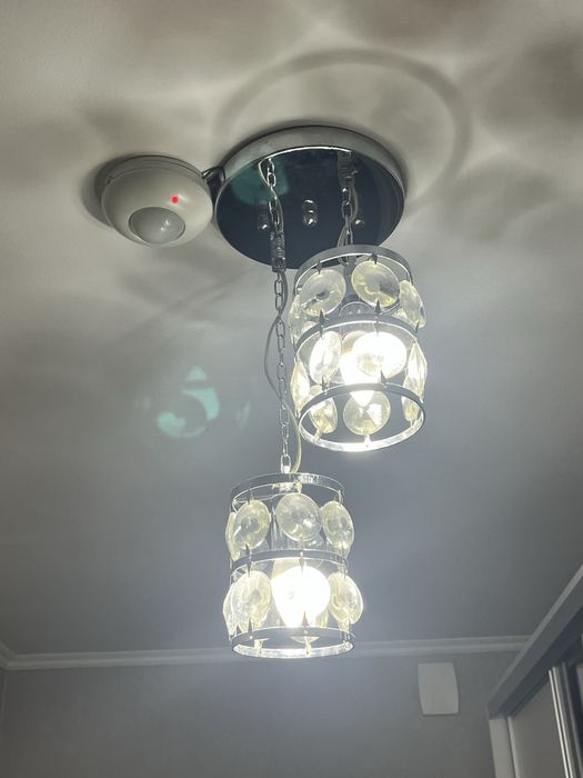 Люстра в отличном состояний