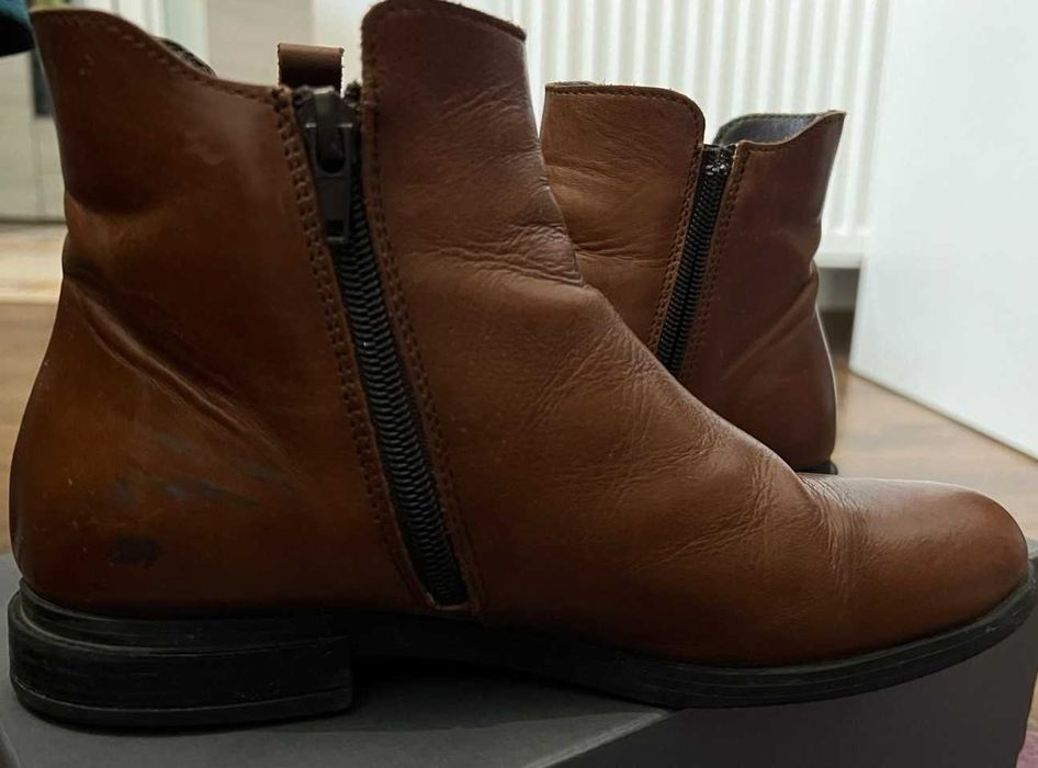 Ghete botine piele naturala Benvenuti marimea 36 culoare maro