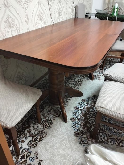 Стол для гостиной