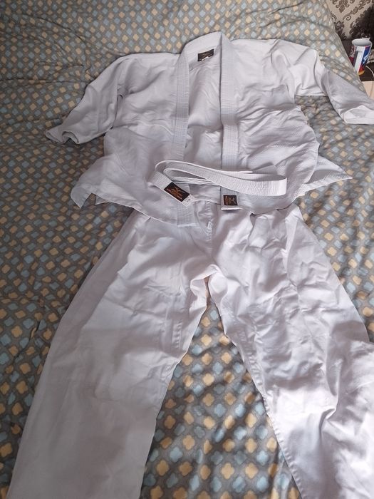 Кимоно белое для тренировок по борьбе
