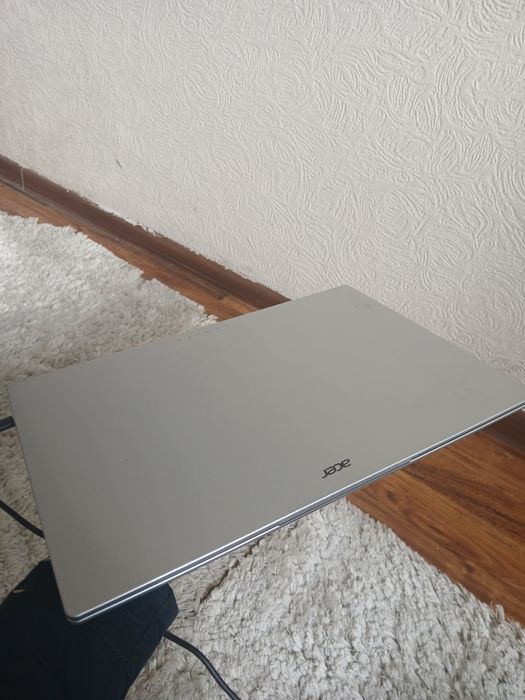Noutbook Acer kafolati bilan