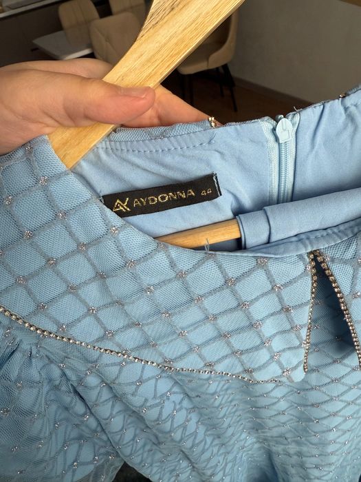 Продаю платье в отличном состоянии