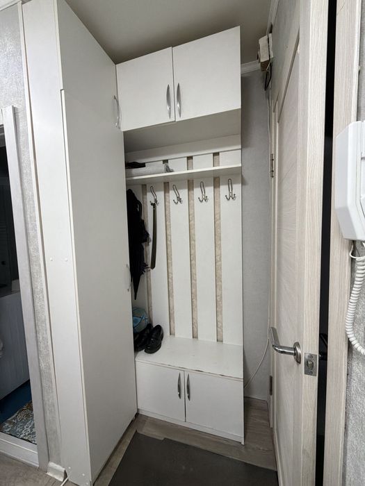 Продам шкаф для прихожей