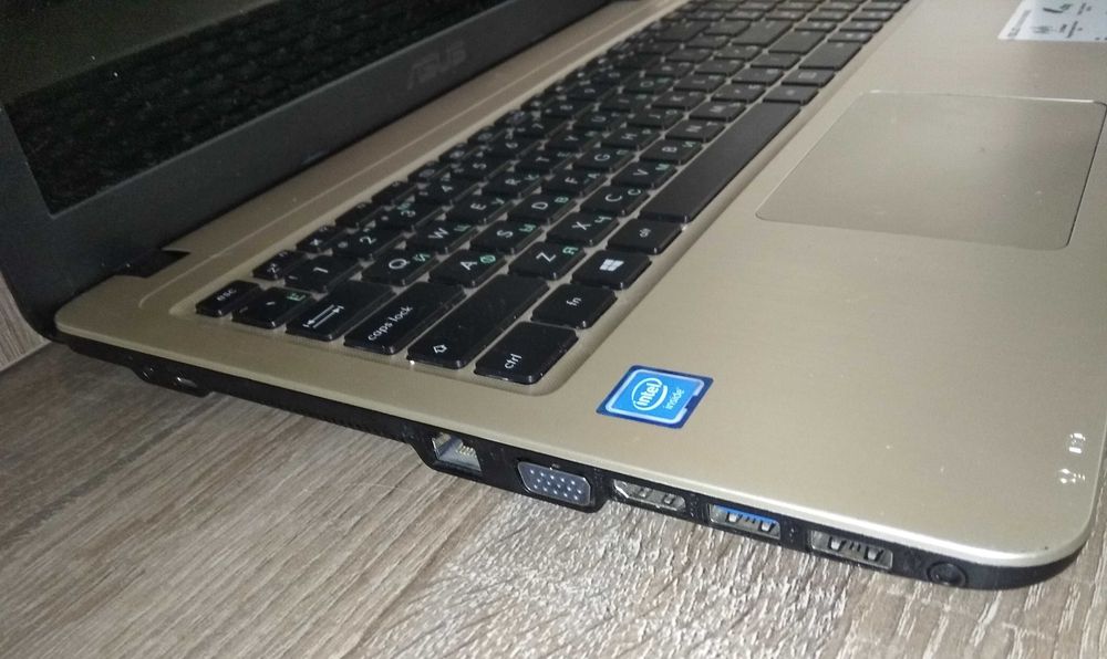 Ноутбук ASUS + мышка в подарок