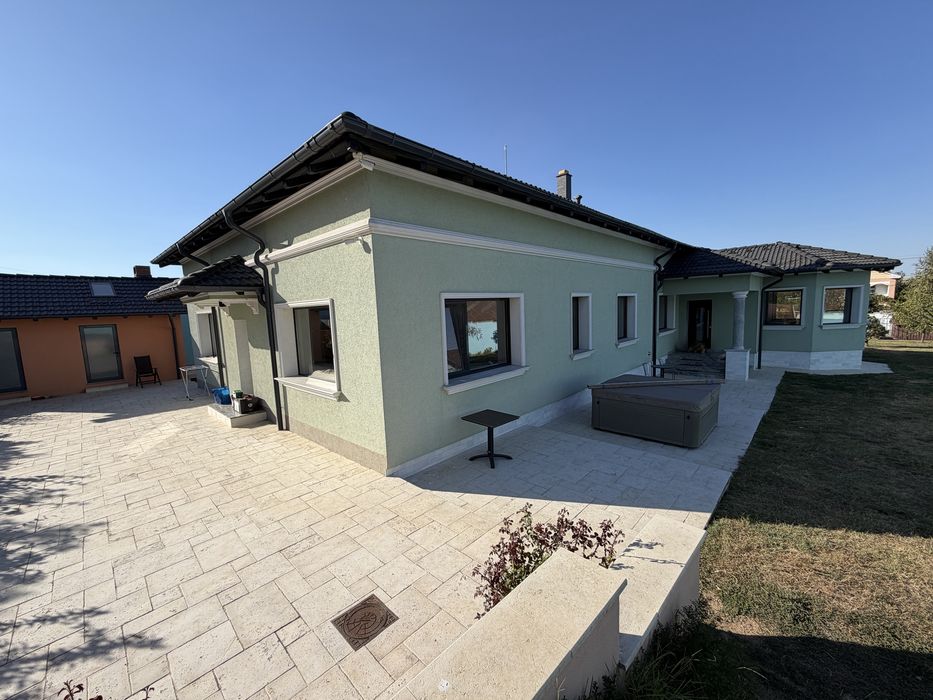 Vila high end suprafata 419m utili, curte 4400m