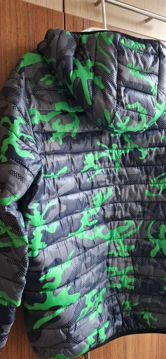 Спортно яке с качулка