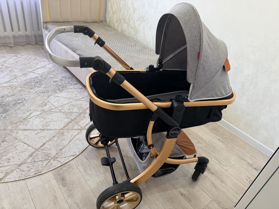 Продам детскую коляску б/у