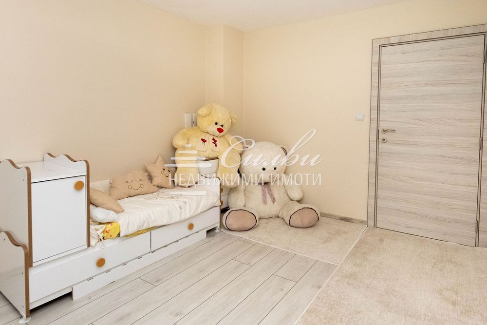 Продава се Тристаен апартамент в Шумен, Пазара - 94 кв.м за 1682 €/кв.м - Снимка #8