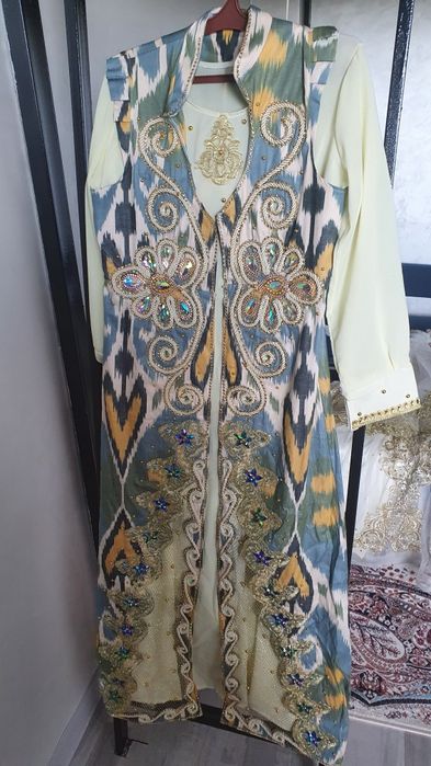 Платье на никях уйгурское