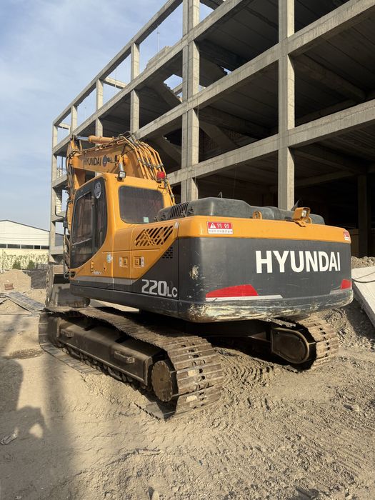 Продается HYUNDAI R220LC 2011год