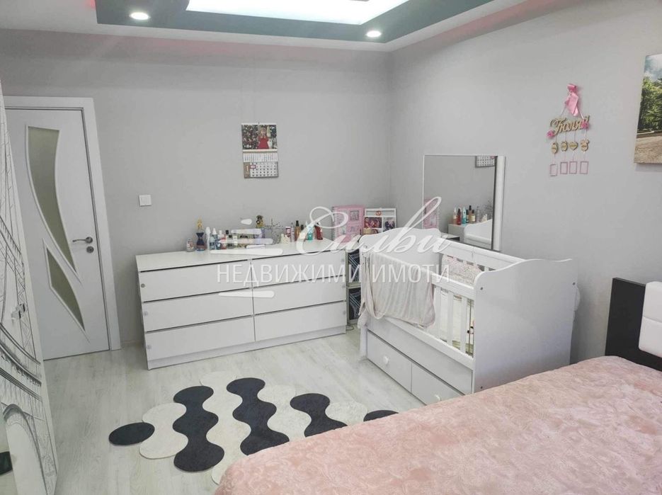 Продава се Двустаен апартамент в Шумен, Център - 60 кв.м за 1598 €/кв.м - Снимка #1