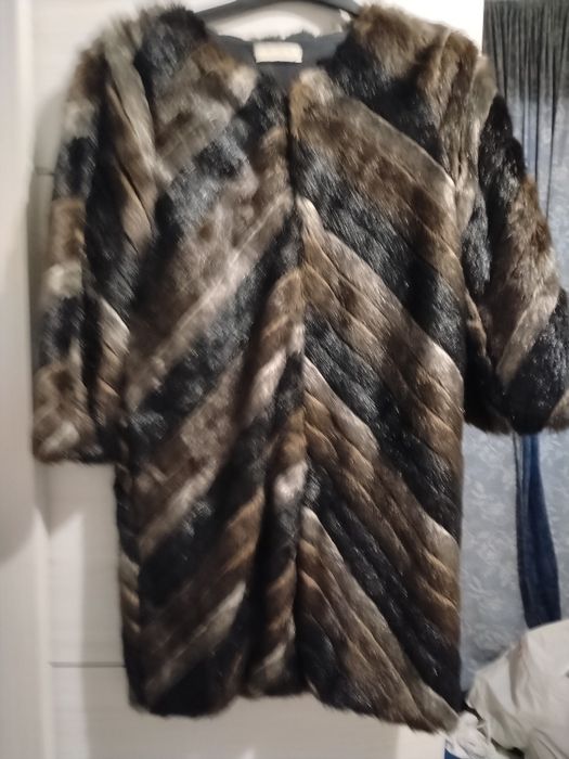 Haina de dama extrem de eleganta cu rochii pantaloni