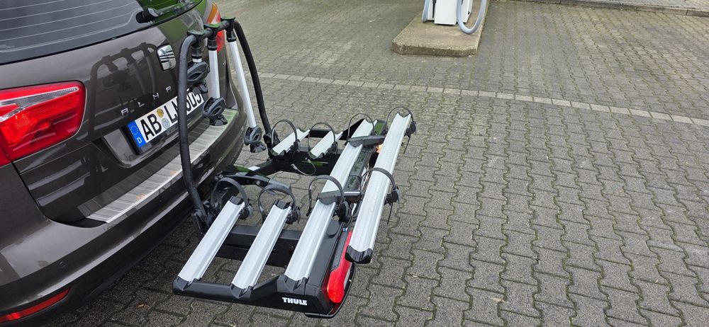 Suport Thule velospace XT3 pentru 4 biciclete