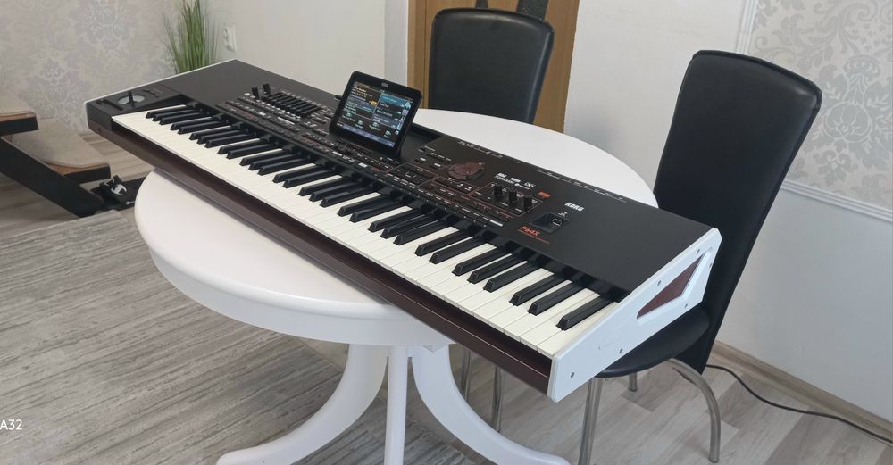 Vând sau schimb cu pa 5x.  korg pa 4x de 76. Adus din italia.stare impecabila.aspect 9,9 din 10.ofer set 2026.nu are Husa.