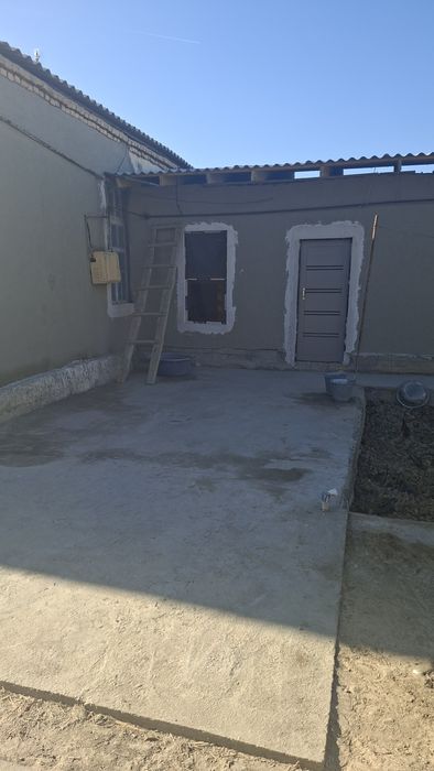 Uy sotiladi navoiy viloyati qiziltepa tumani  malikchoʻl qishlogi.