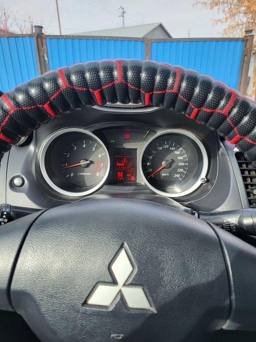 Митсубиси лансер