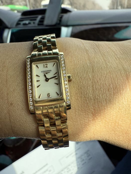Срочно продам золотые швейцарские брендовы часы Longines.   L