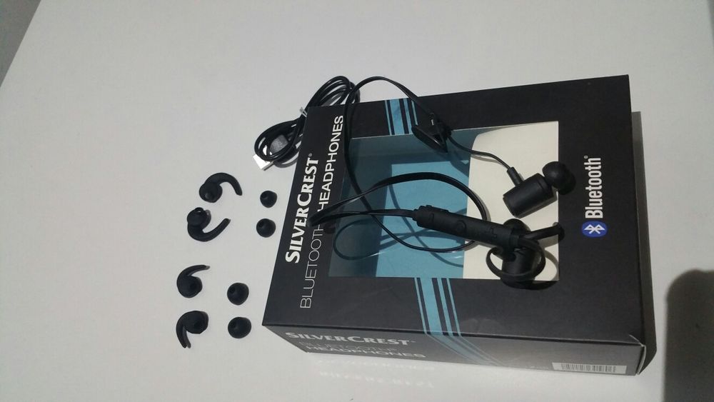 Căşti bluetooth pentru ambele urechi