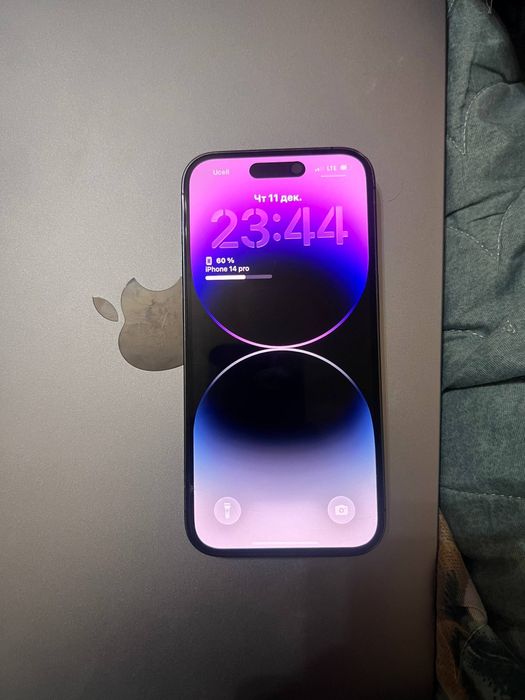IPhone 14 Pro purple