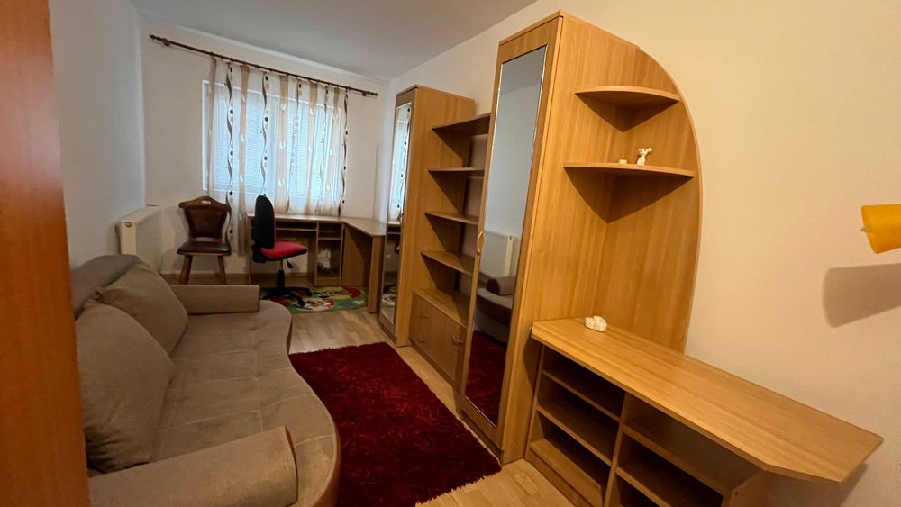 Închiriez apartament 3 camere