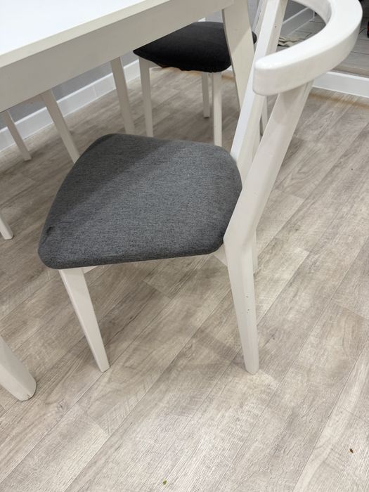 Продам стол и стулья