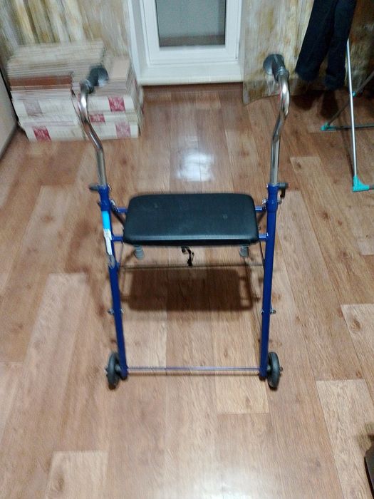 Ходунки для взрослого человека