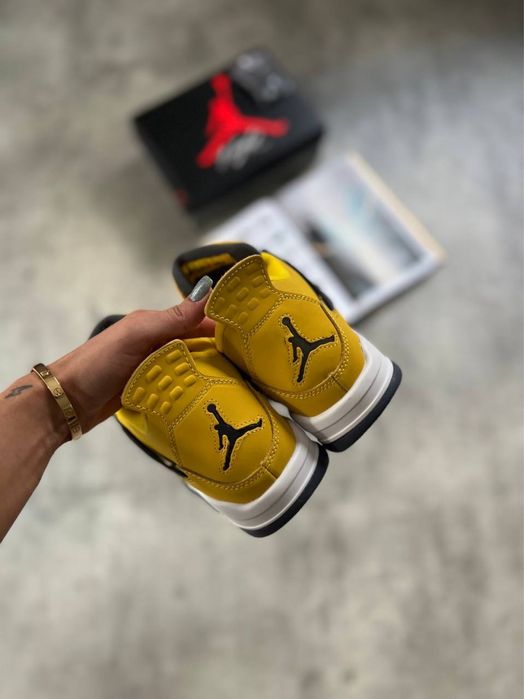 Air Jordan 4 Retro Lightning