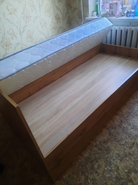 Кровать односпальна