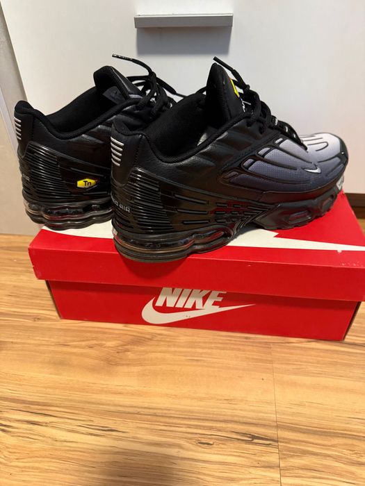 НОВИ обувки nike air max plus 3