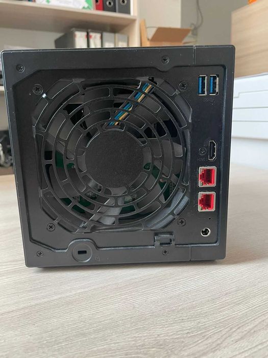 Сетевой накопитель NAS Asustor Nimbustor AS5304T