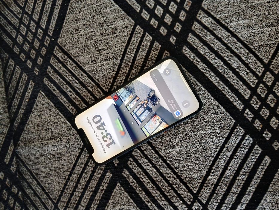 Vand iphone 12 in stare buna