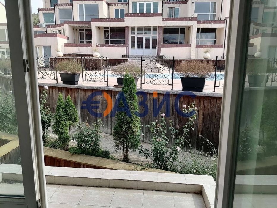 Продава се Многостаен апартамент в с. Кошарица, Област Бургас - 462 кв.м за 221 €/кв.м - Снимка #4